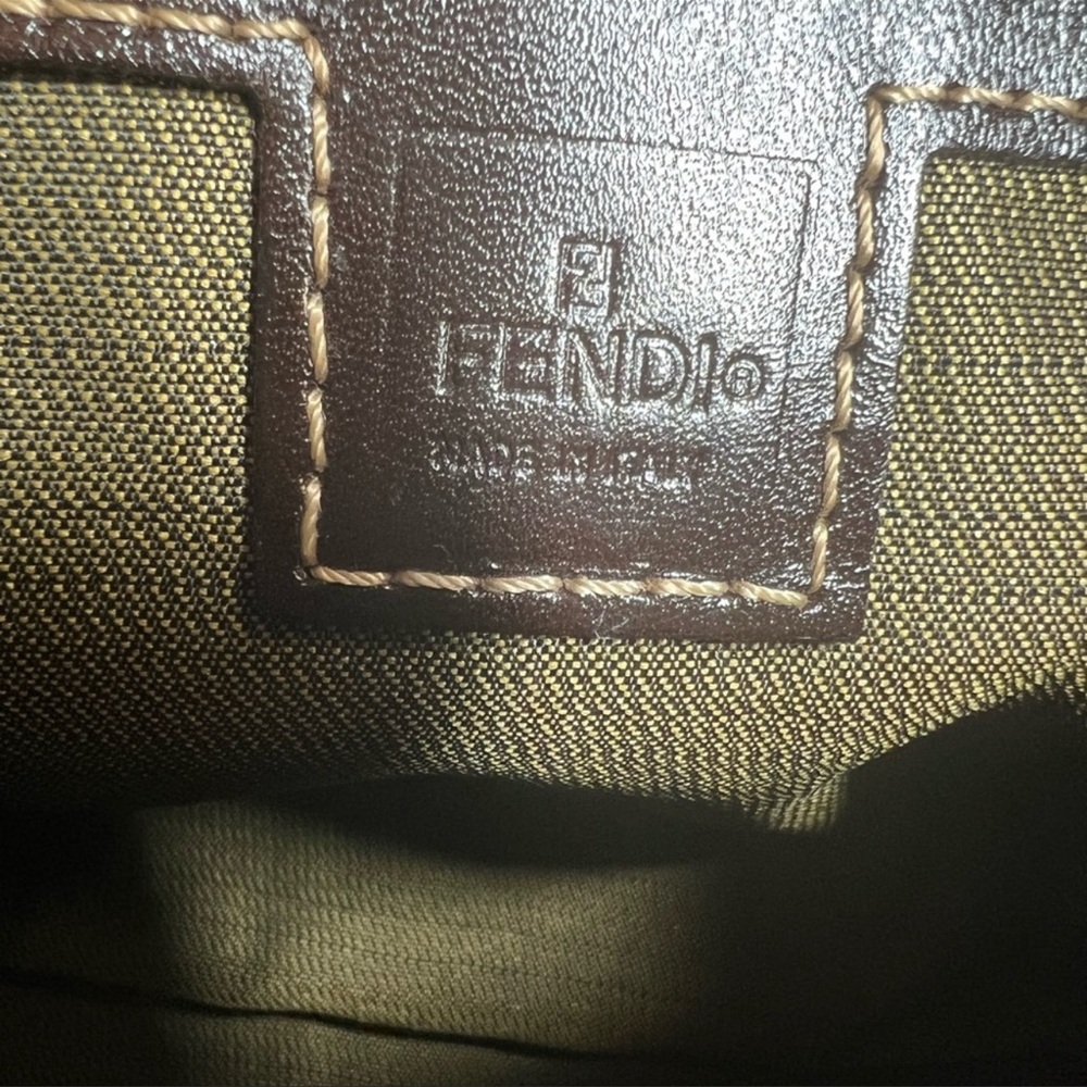 Authenticated Fendi Zucca Vintage Y2K Shoulder Purse Excellent Condition - Picture 6 of 16